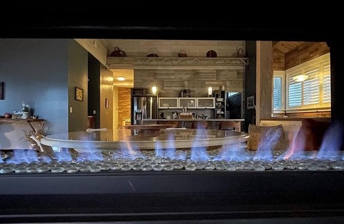 Howard House | Lakeside Sanctuary n