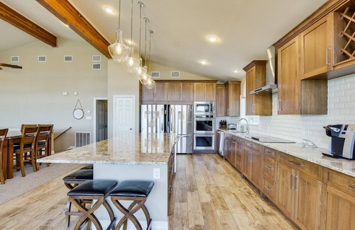 Highland Lake Estates House | LakeTravis Waterfront~BoatDock~Swimming Pool~Hot Tub~PICKLEBALL/Basketball Court
