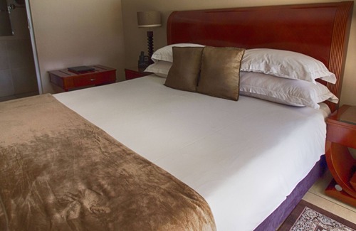 Farrarmere Hotel | Lakeview Boutique Hotel & Conference Center