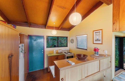 Pukawa House | Lakeview Bush Hideaway - Pukawa Holiday Home