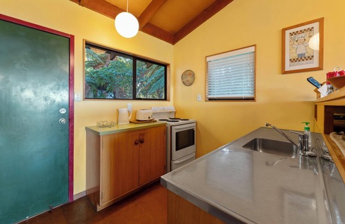 Pukawa House | Lakeview Bush Hideaway - Pukawa Holiday Home