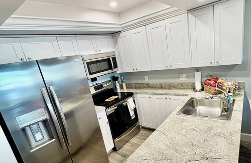 Clewiston Condo | Lakeview Getaway #220