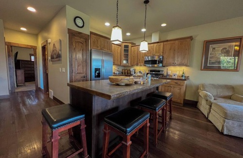 Bigfork House | Lakeview Getaway-Walk To Downtown Bigfork, Rated #1 Lake town in USA