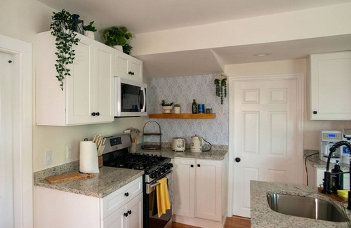 Billerica House | Lakeview Getaway With Hot Tub