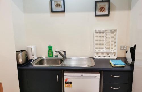 Waipahihi Apartment | Lakeview Holiday Hideaway