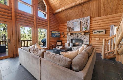 Boulder Bay House | Lakeview Lodge - Across the street from the lake and Boulder Bay Park!