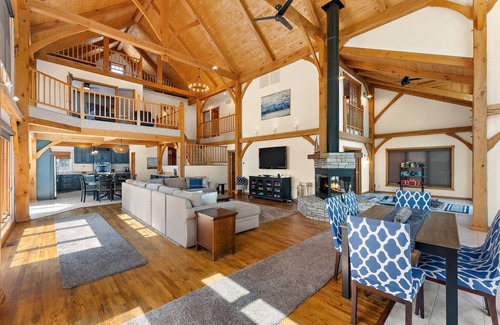 Bass Lake House | Lakeview Lodge - Sleeps 20/Hot Tub/Sauna/Theater/Private Pier