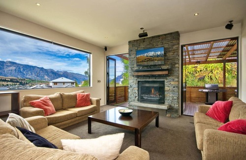 Queenstown Apartment | Lakeview Lodge Two with Stunning Views