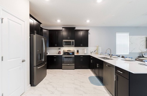 Kissimmee Villa | Lakeview Luxury Villa with Everything!