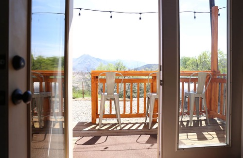 Wofford Heights Cabin | Lakeview Terrace Cal King Studio!