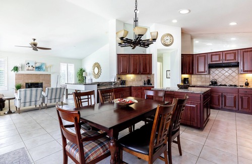 Palm Springs Villa | Lakeview Villa with Private Pool, Spa, Pool Table in Desert Princess Resort