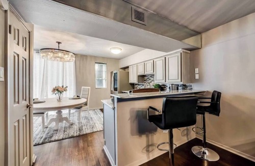 Old East Dallas Condo | Lakewood loft with serene pool views, luxury interiors, and prime Dallas location.