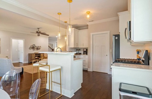 Winchester Apartment | Lakin It Easy-Pool, Twin Creeks Marina, & Dry Creek Beach