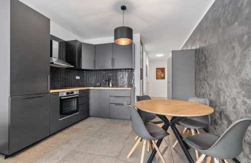 Nove Mesto Apartment | LAM Felidae - AC - Balcony