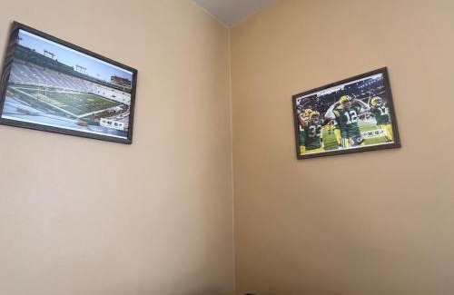 Green Bay House | Lambeau Views! Walk to Titletown District & Resch