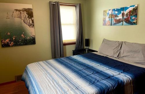 Green Bay House | Lambeau Views! Walk to Titletown District & Resch