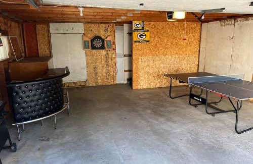 Green Bay House | Lambeau Views! Walk to Titletown District & Resch