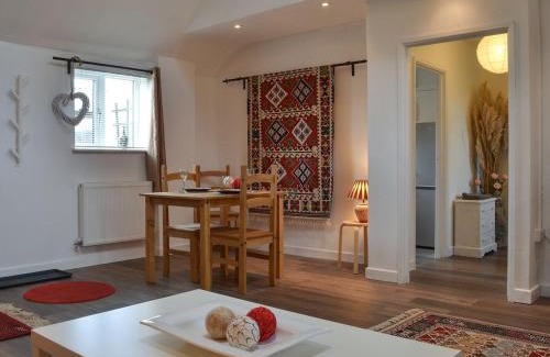 Cullompton House | Lambs Cottage