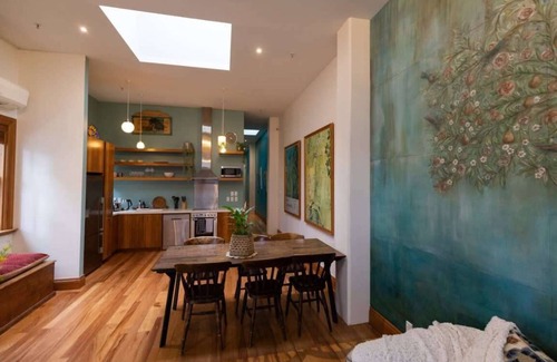 Wellington Apartment | Lambton Quay Loft - Sleeps 10