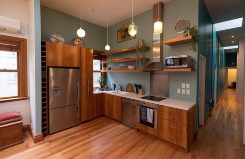 Wellington Apartment | Lambton Quay Loft - Sleeps 10