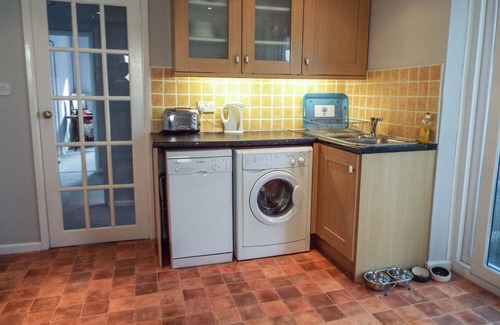 Cheddar House | LAMORA, pet friendly, with a garden in Cheddar
