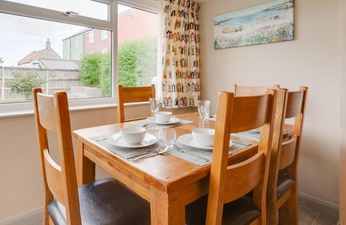 Bacton House | LAmourette
