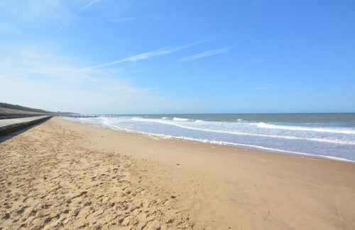 Bacton House | LAmourette