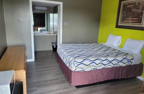 Independence Hotel | Lamplighter Inn Independence