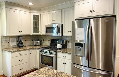 Strasburg Cottage | Lancaster County Cottage NO PETS!