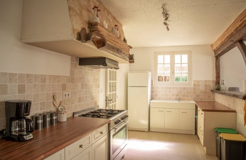 Bayac House | Landelijke Gîte met Ruime Omheinde Tuin