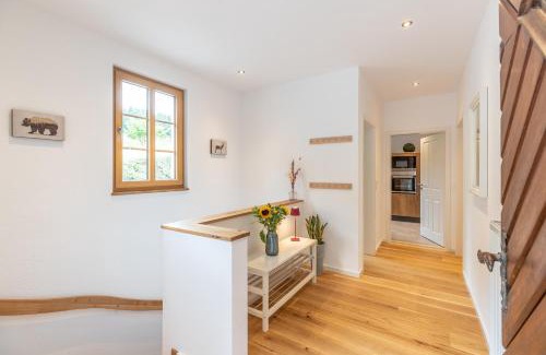 Kurrenberg House | Landhaus Karbach komplett oder einzelne Wohneinheiten Villa inkl Sauna bzw Waldhäuschen