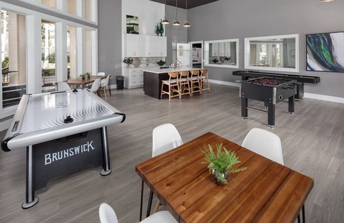 Southside Apartment | Landing | Amazing 1BD, Yoga Studio