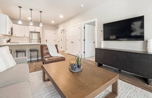 Goodyear Apartment | Landing | Amazing 1BD, Clubhouse