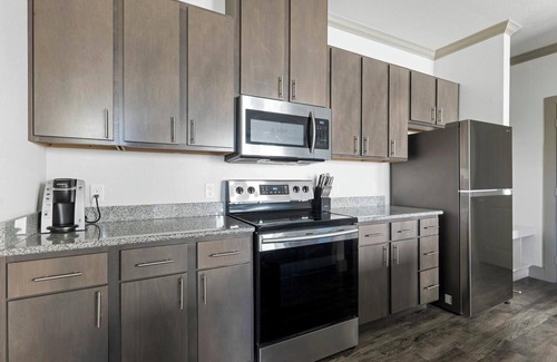 Manor Apartment | Landing | Amazing 1BD, Clubhouse, Gym