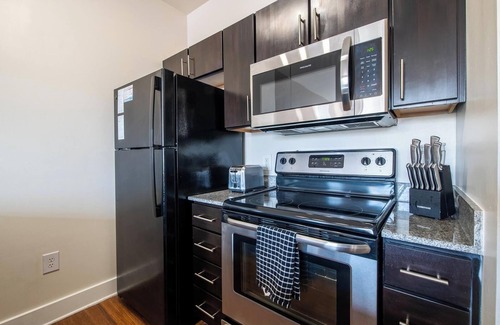 Church Hill Apartment | Landing | Amazing 1BD, Courtyard, Rooftop Lounge