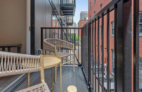 Downtown St. Louis Apartment | Landing | Amazing 1BD, Courtyard, Gym