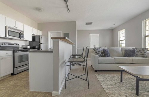 Canal Winchester Apartment | Landing | Amazing 1BD, Pool, Clubhouse