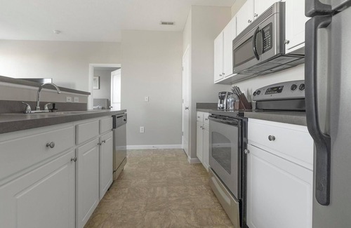 Canal Winchester Apartment | Landing | Amazing 1BD, Pool, Clubhouse