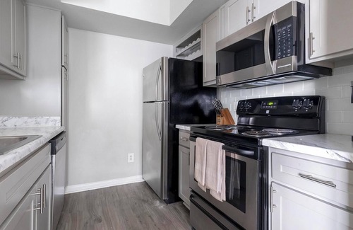 Briarforest Apartment | Landing | Amazing 1BD, Pool, Gym