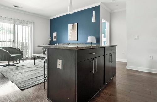 Huntersville Apartment | Landing | Amazing 2BD, Gym