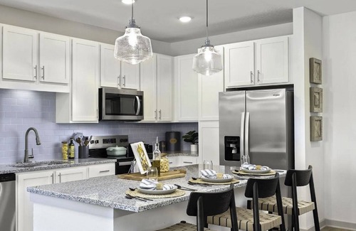 Candler Apartment | Landing | Amazing 2BD, Pool, Clubhouse