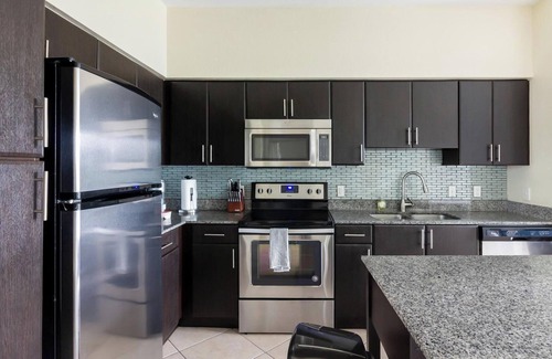 Miramar Apartment | Landing | Amazing 2BD, Gym, Clubhouse