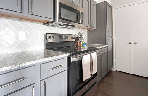 San Antonio Apartment | Landing | Amazing 2BD, Clubhouse, Gym