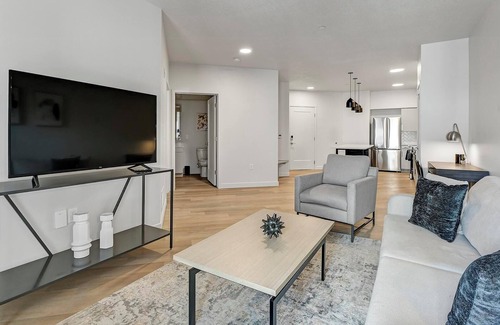 Downtown Salt Lake City Apartment | Landing | Amazing 1BD, Gym, Game Room