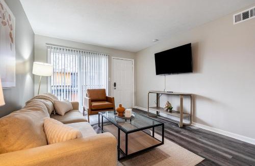 Indianapolis Apartment | Landing Apartments - Castleton