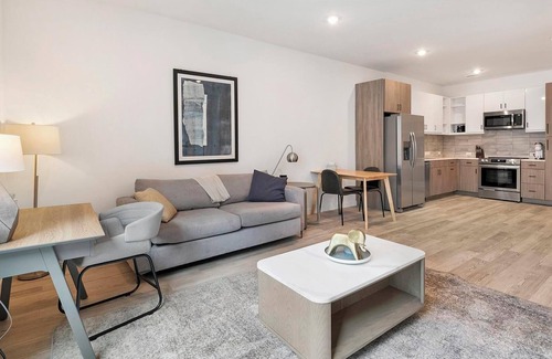 Richmond Apartment | Landing at 1510 Belleville - 1 Bedroom in Scott.