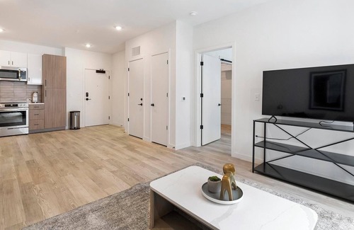 Richmond Apartment | Landing at 1510 Belleville - 1 Bedroom in Scott.