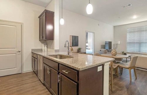 Seven Springs Apartment | Landing at Avalon at Seven Springs Apartments - 2 Bedrooms in Seven Springs