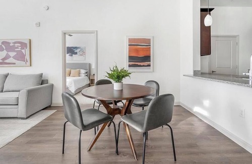 Seven Springs Apartment | Landing at Avalon at Seven Springs Apartments - 2 Bedrooms in Seven Springs