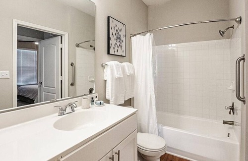 Mount Pleasant Apartment | Landing at Belle Hall Apartments - 1 Bedroom in Downtown Mount Pleasant